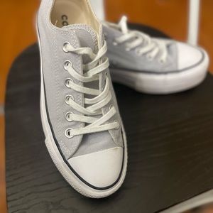 Women’s grey platform converse